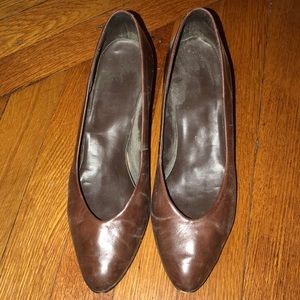 Bass brown short heel